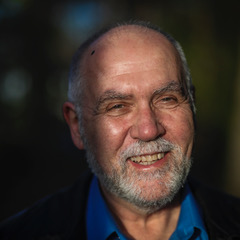 <strong>The Joys and Pitfalls of Memoir</strong>